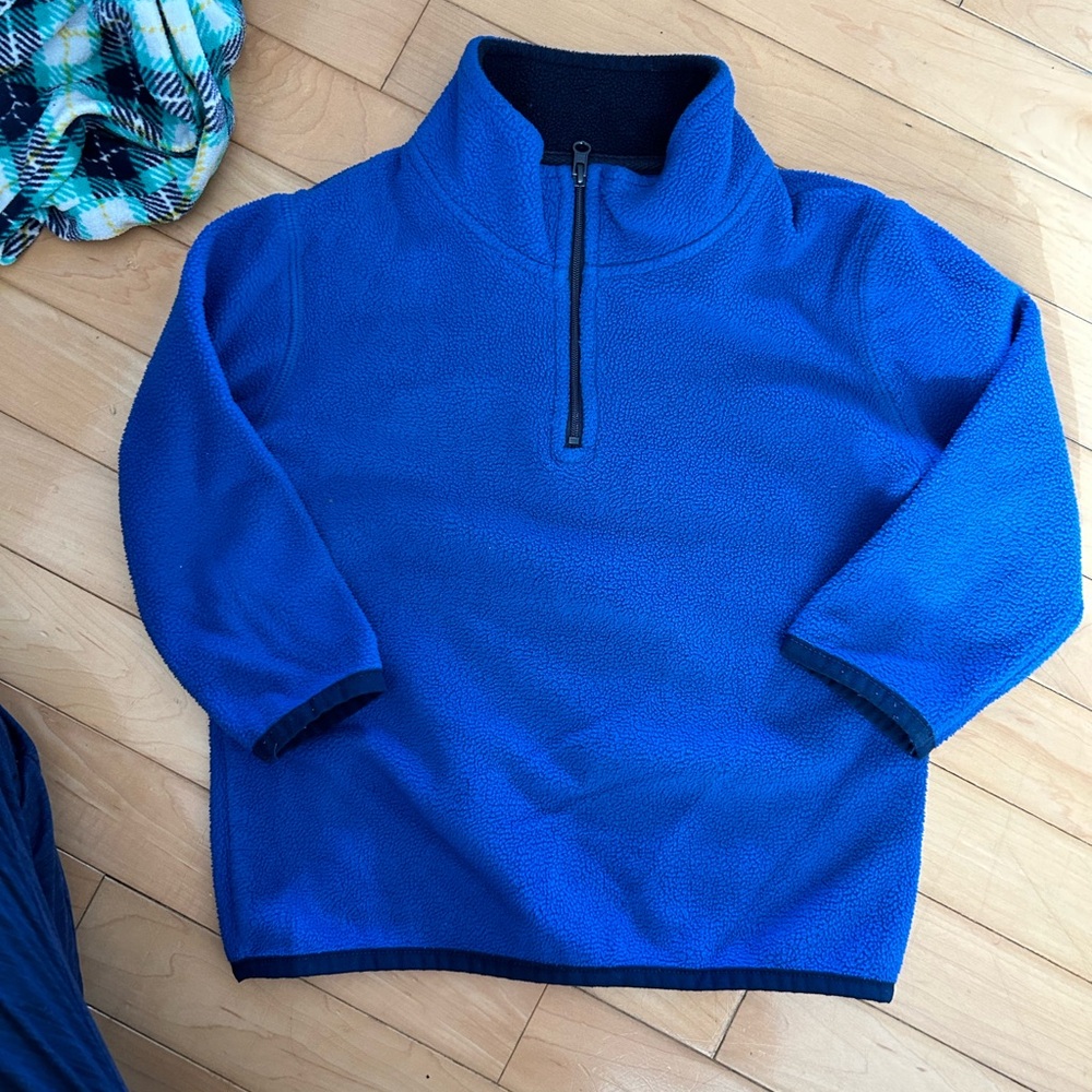 Altheltic works - fleece pullover
